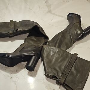 Stylish Women's Leather Boots